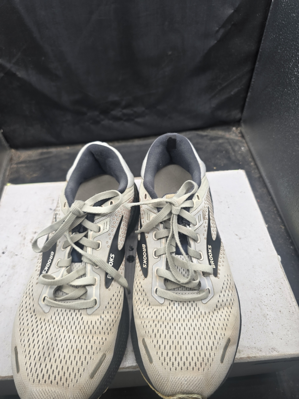 Brooks Men’s Running Shoes - Light Gray